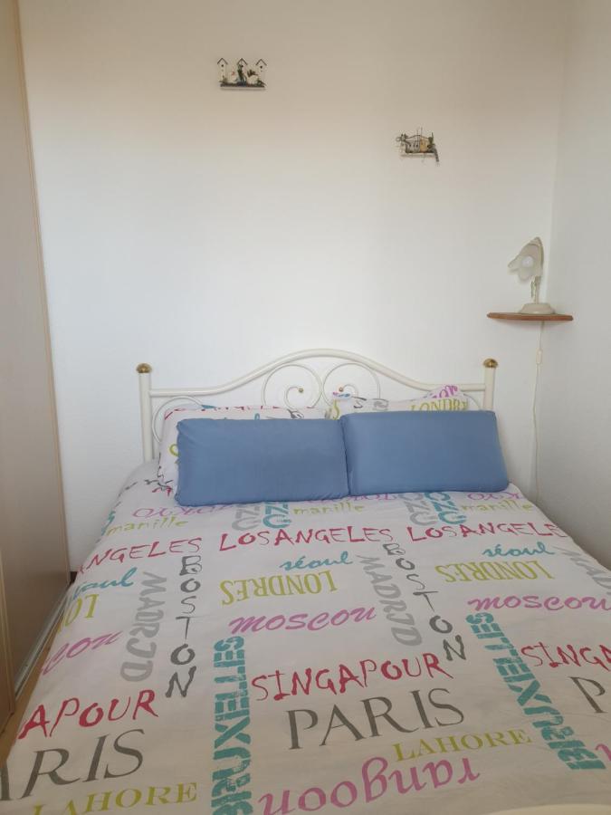 פלורי Appt 2 Ou 4 Personnes Avec Piscine, Tennis Et Parking Prive מראה חיצוני תמונה
