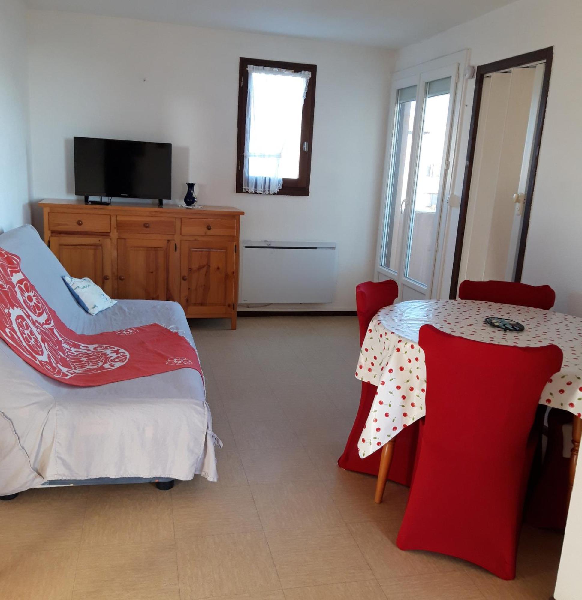 פלורי Appt 2 Ou 4 Personnes Avec Piscine, Tennis Et Parking Prive מראה חיצוני תמונה