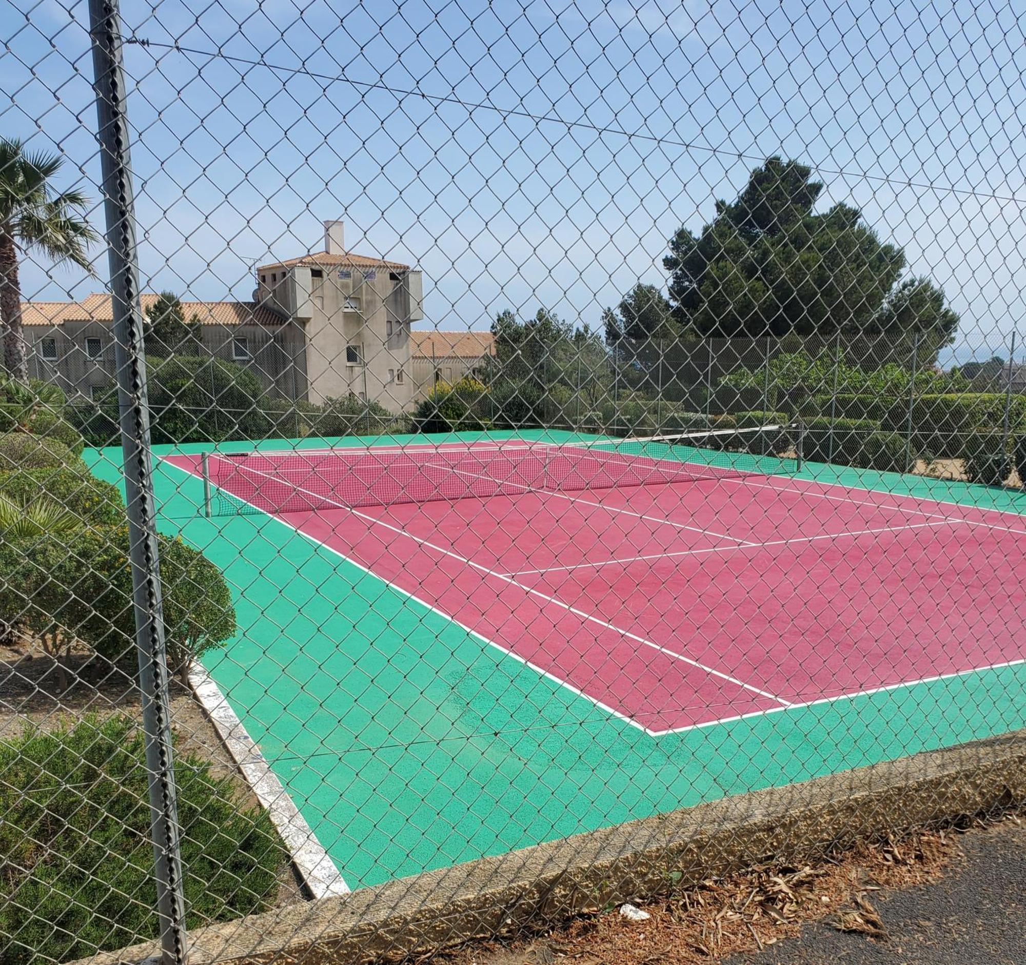 פלורי Appt 2 Ou 4 Personnes Avec Piscine, Tennis Et Parking Prive מראה חיצוני תמונה